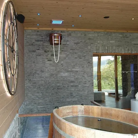 Prázdninový dům Holiday With Hot Tub I *