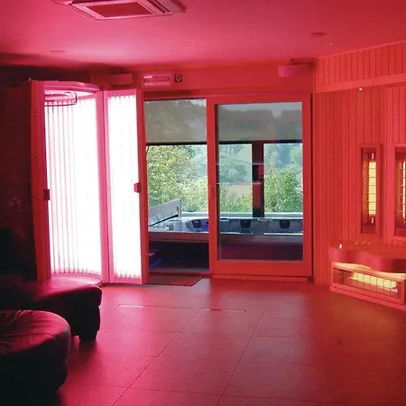 Holiday With Hot Tub I Prázdninový dům *